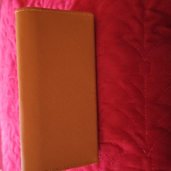 Tory Burch glass case - Picture 6 of 8